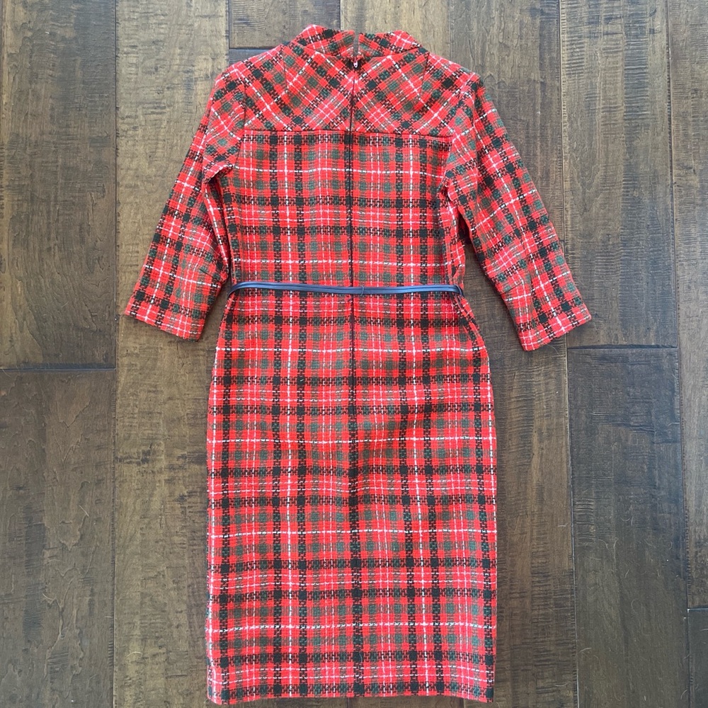 Adorable vintage red plaid wool midi dress with 3/4 sleeves, zipper back. - Picture 6 of 7